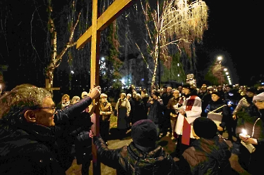 22.03.2024 - Droga Krzyżowa ulicami Sławinka