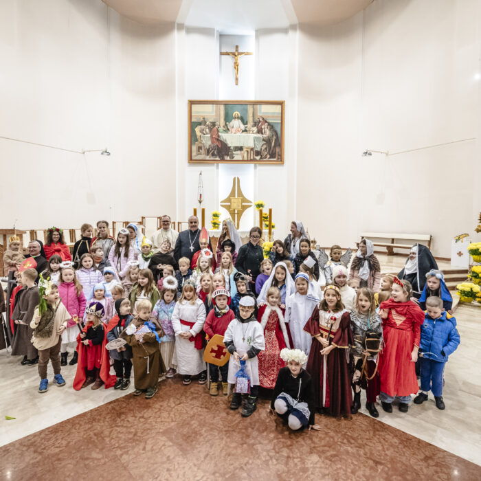 📸 Wigilia Uroczystości Wszystkich Świętych – radość wspólnoty i powołanie do świętości