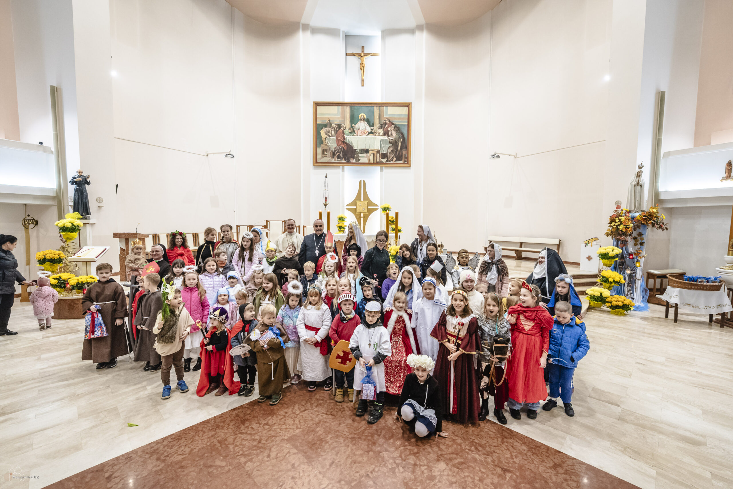 📸 Wigilia Uroczystości Wszystkich Świętych – radość wspólnoty i powołanie do świętości