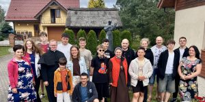 Rodzinny wyjazd Liturgicznej Służby Ołtarza do Jeziornej Osady