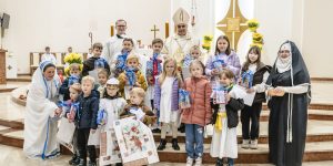 Zakończenie miesiąca różańcowego z bp. Adamem Babem